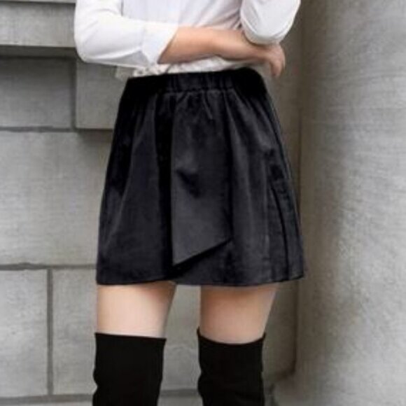 Aritzia Wilfred Free Nescher Faux Suede Mini Skirt In Black Size XS - Picture 2 of 6